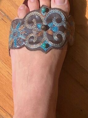Beaded & Embroidered leather slide/flat sandals by Lava Mandel. USA Size: 9